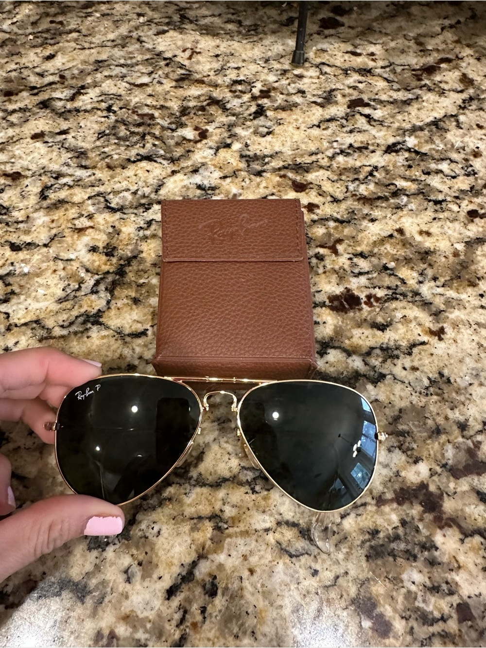 Ray-Ban folding Gold Frame Aviator Sunglasses with Dark Green Lenses - Picture 2 of 3